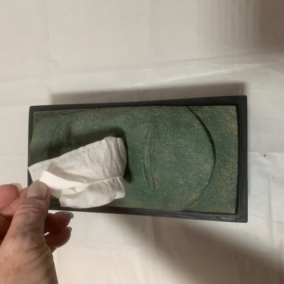 Rotary Hero Moai Tiki Easter Island Tissue Box EUC - Picture 6 of 11